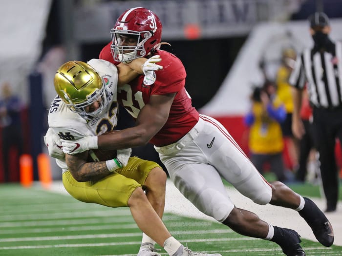 Alabama's Will Anderson Jr. tackles the Irish's Kyren Williams
